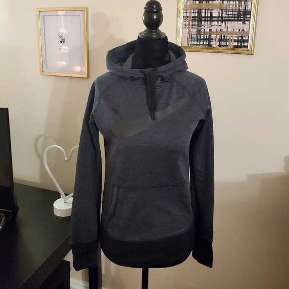 🖤 Nike therma fit hoodie. - Picture 6 of 7